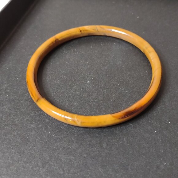 Caramel Colored 8.5 Inch Glass Bangle - Picture 7 of 14